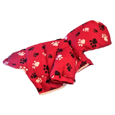 Téli kutyakabát tappancsmintával – piros színben, kapucnival S-es méret